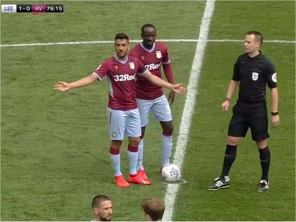 Bielsa gana el "The Best" por el Juego Limpio en Leeds-Aston Villa