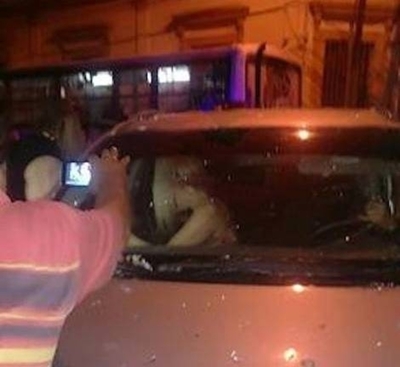 HOY / Periodista sufre accidente y casi es linchada por turba