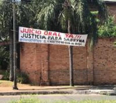 Familiares piden juicio oral en caso de muerte de Sabryna Breuer - Paraguay.com