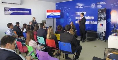 Con éxito se desarrolló el Conversatorio sobre “Emprendedurismo y Competencias transversales
