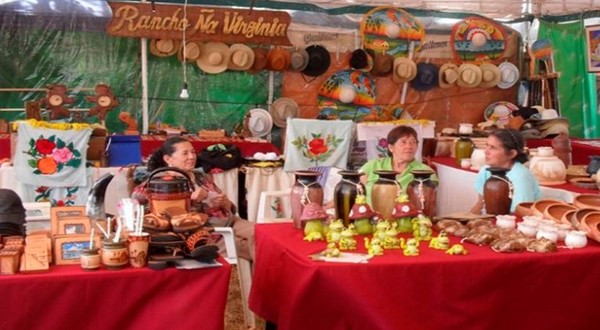 MinMujer y Petropar acuerdan apoyar a las mujeres artesanas