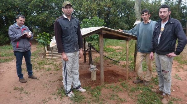 Jóvenes emprendedores de Caaguazú se dedican a la horticultura