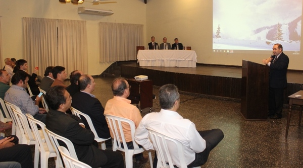 Centro Paraguayo de Ingenieros reúne a varios expertos para debatir sobre el Tratado de Itaipu