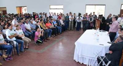 EBY entregó becas a 726 jóvenes de Ñeembucú y pretende aumentar número de beneficiarios