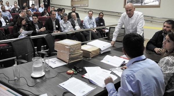 ITAIPU recibió documentación de interesados en la actualización tecnológica de la hidroeléctrica