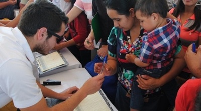 Yacyretá ampliará inversión en becas y programas sociales