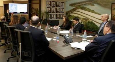 Presentan a ITAIPU proyecto de conectividad para optimizar gestión de hospitales públicos