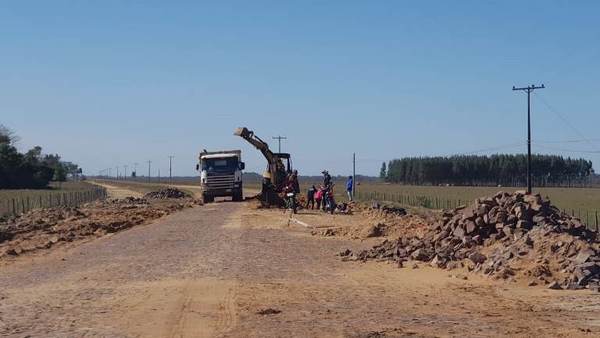 Está en etapa final pavimentación tipo empedrado del tramo Corateí-Ayolas