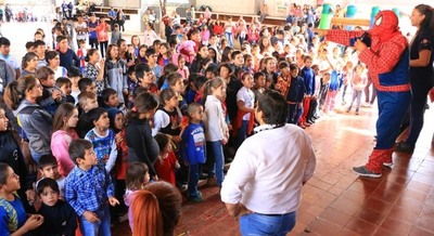 Niños de Encarnación festejaron su día