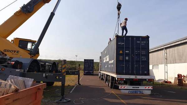 Yacyretá recibe equipos para montaje de las barras de 500 kV
