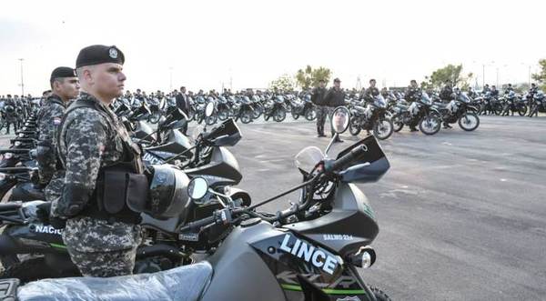 Gobierno avanza en fortalecimiento de la Policía con entrega de 200 motos adquiridas a través de Yacyretá