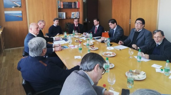 Paraguay defiende en Yacyretá conexión de la línea 500 kV