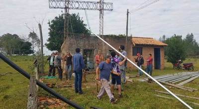 Pobladores mejoran sistema de agua en Santa María