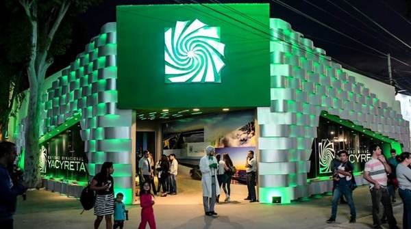 Ciclo de charlas en stand de la EBY sigue con tema