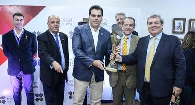 Yacyretá recibió premio al mejor stand en Innovación y Tecnología