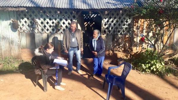 Técnicos de la EBY realizan las últimas visitas a postulantes a becas en Caazapá
