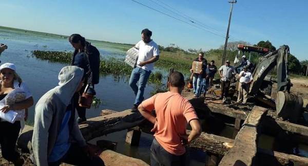 Asisten a pobladores de San Juan del Ñeembucú