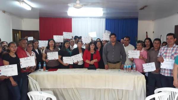 El  SNPP entregó certificados a más de 400 jóvenes y adultos capacitados en Arroyito