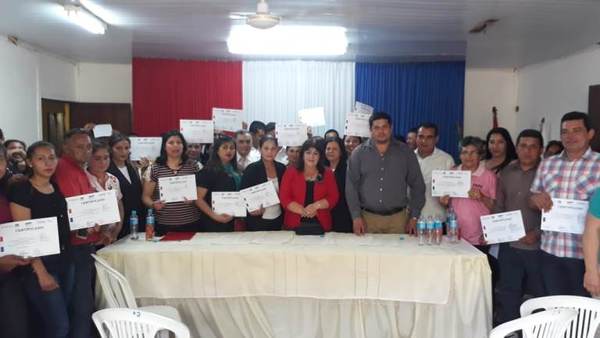 El SNPP entregó certificados a más de 400 jóvenes y adultos capacitados en Arroyito