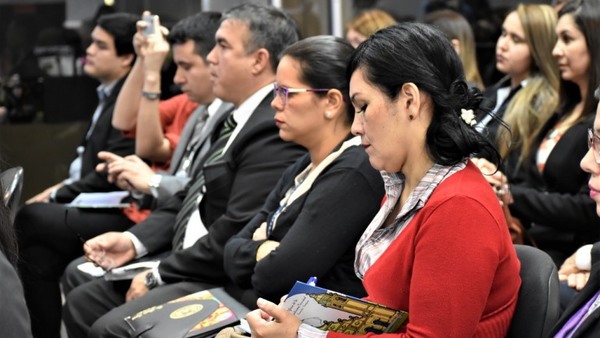 Exbecarios compartieron sus experiencias de capacitación en Taiwán