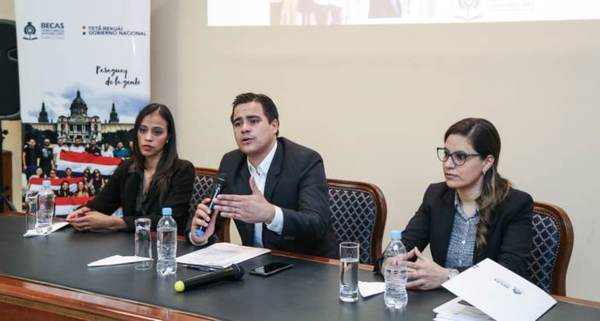 BECAL lanzó cinco nuevas convocatorias para posgrados, movilidad e idiomas