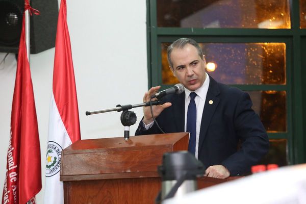 Derecho UNA debate sobre proyecto de Ley
