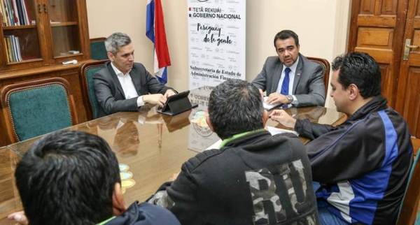 Ajuste de salario para docentes costará al Estado USD 65 millones más en el 2020