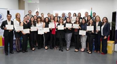 Representantes de 30 empresas concluyeron diplomado en sostenibilidad