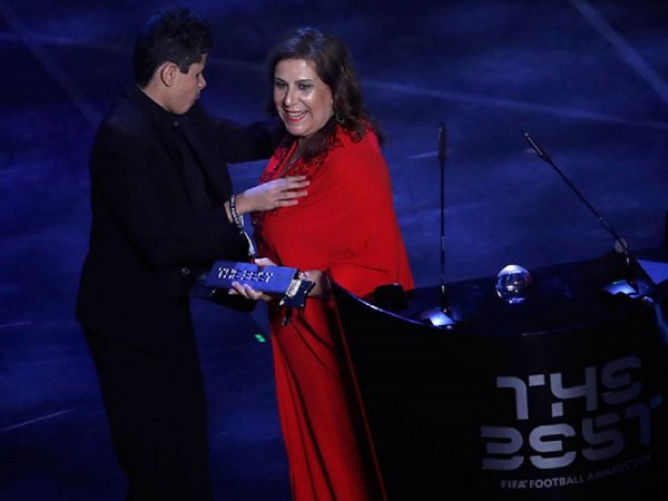 Silvia Grecco recibe el "The Best" a la mejor aficionada
