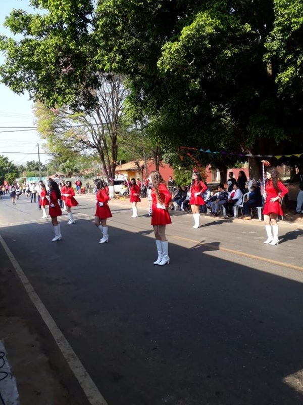 Barcequillo tuvo su desfile estudiantil | San Lorenzo Py