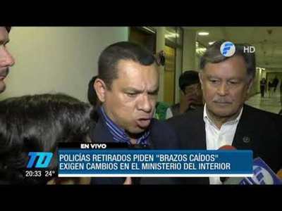 Policías retirados piden “brazos caídos” a sus camaradas