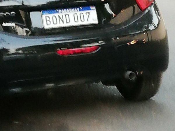 El "Agente 007" recorre Asunción