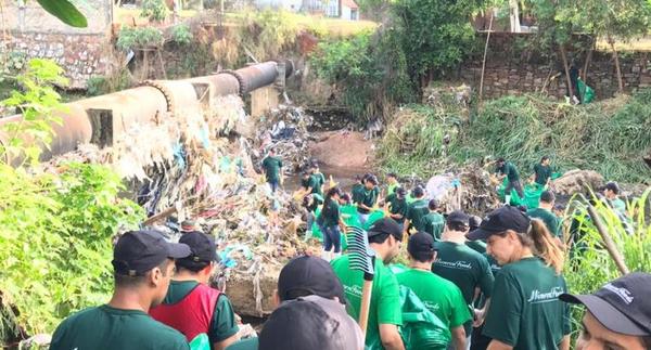 Minerva Foods se sumó a las jornadas de limpieza del arroyo Mburicao