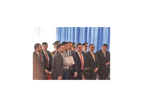 Abdo posiciona a Friedmann y ningunea a los cartistas