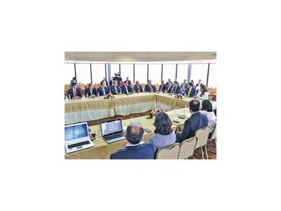 Hacienda hace lobby  en Senado para subir tope  de déficit fiscal