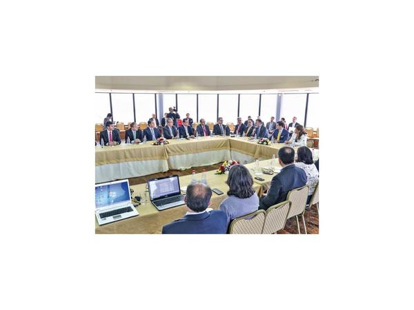 Hacienda hace lobby  en Senado para subir tope  de déficit fiscal