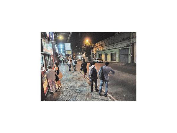 Transportistas definen hoy si paran contra buses irregulares