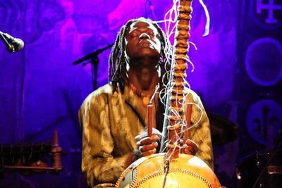 Diálogo entre el arpa y la kora de Senegal - Música - ABC Color