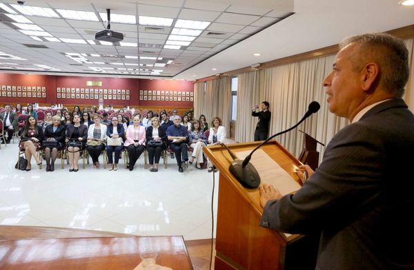 Realizan seminario sobre comunicación para el éxito