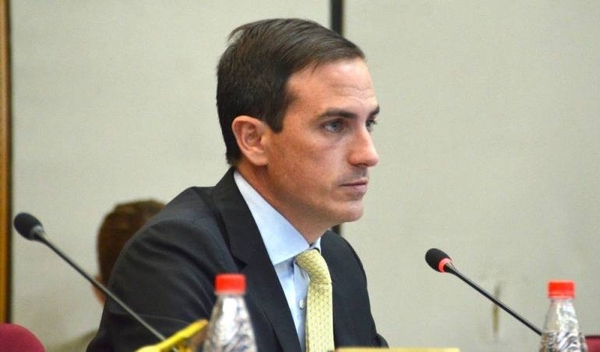 HOY / Rasmussen cuestiona pedido de Villamayor: nada para equipos, solo para sueldos