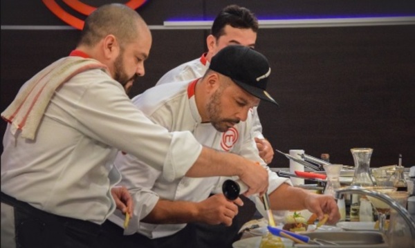 Por un ceviche y kibbe dos dejaron MasterChef Profesionales
