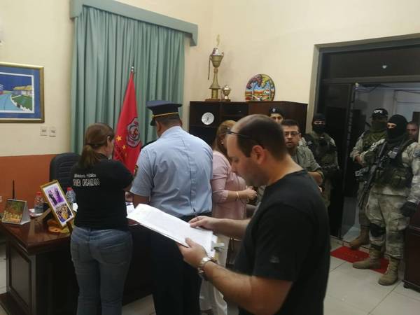 Ocho policías detenidos, sospechados de tener nexos con el narcotráfico - ADN Paraguayo
