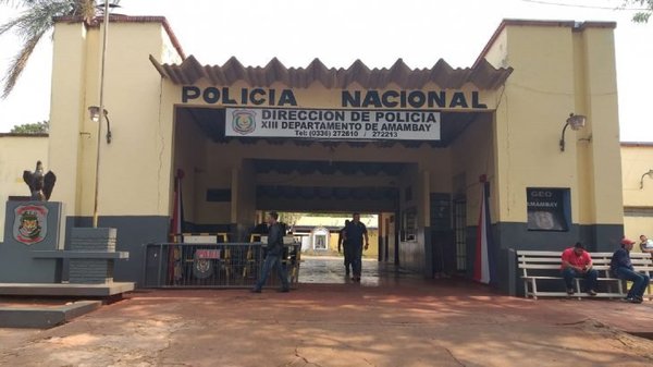 VARIOS POLICÍAS SUPUESTAMENTE VINCULADOS AL NARCOTRÁFICO SON DETENIDOS