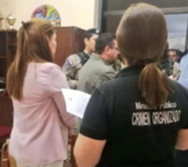 Detienen a policías presuntamente vinculados al narcotráfico - Paraguay.com