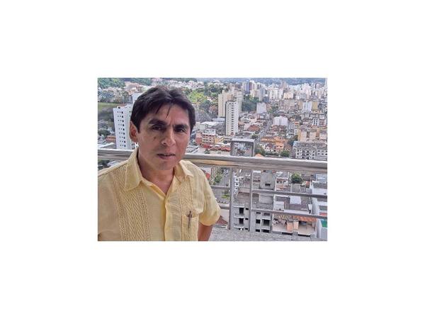 La más flagrante es la violencia lingüística
