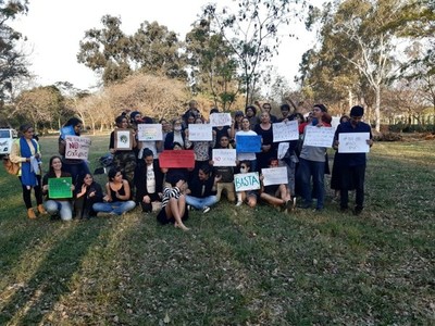 Demorados por manifestantes