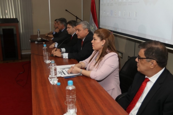 Unos nueve agentes policiales detenidos por presunta vinculación con el narcotráfico - .::RADIO NACIONAL::.