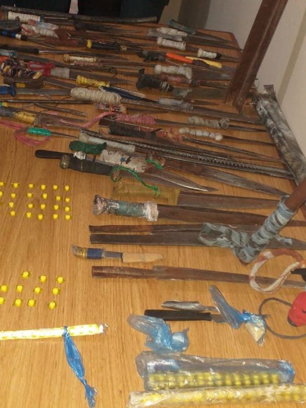 Incautan armas, drogas y celulares tras requisa en penales de San Pedro y Concepción - Nacionales - ABC Color