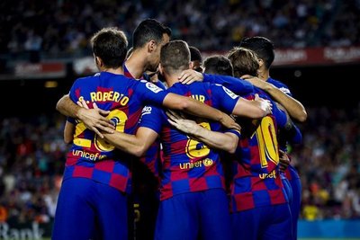 Barcelona vence a Villarreal, pero Messi enciende la alarma