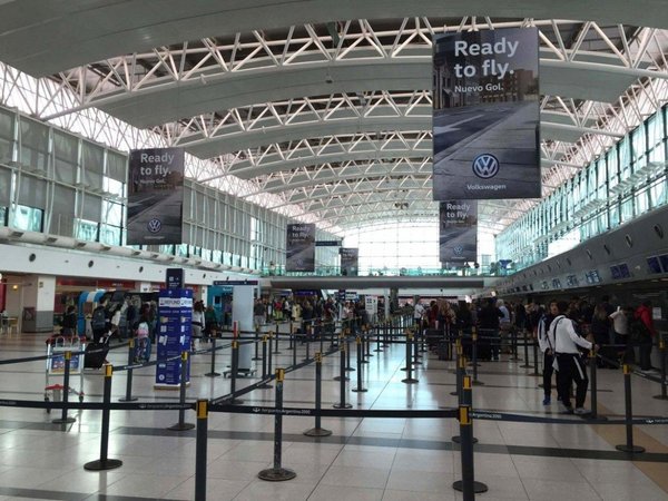 Buenos Aires: Un muerto y siete heridos en derrumbe en Ezeiza